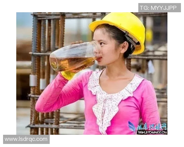 足球明星的光环背后那些不为人知的搞笑瞬间与尴尬时刻